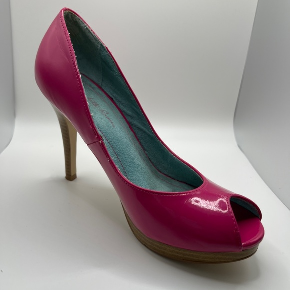 Charlotte Russe “Sandy” Pink Peep Toe Pump - Picture 5 of 7